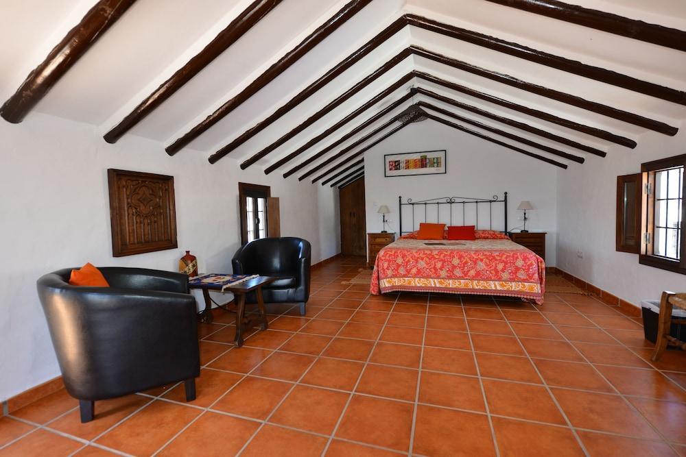 Cortijo La Haza Bed and Breakfast Iznájar Eksteriør billede