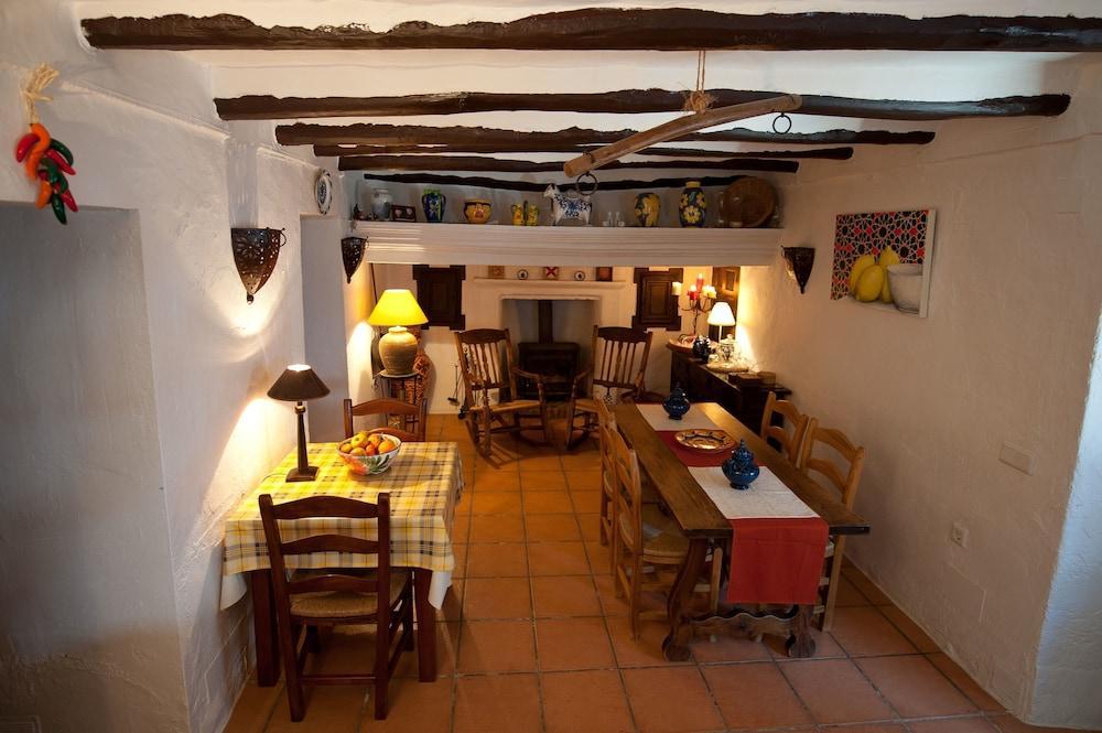 Cortijo La Haza Bed and Breakfast Iznájar Eksteriør billede