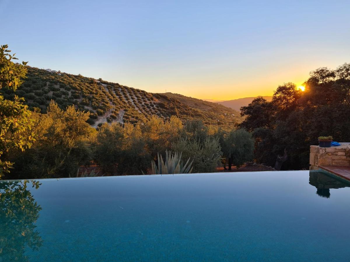 Cortijo La Haza Bed and Breakfast Iznájar Eksteriør billede