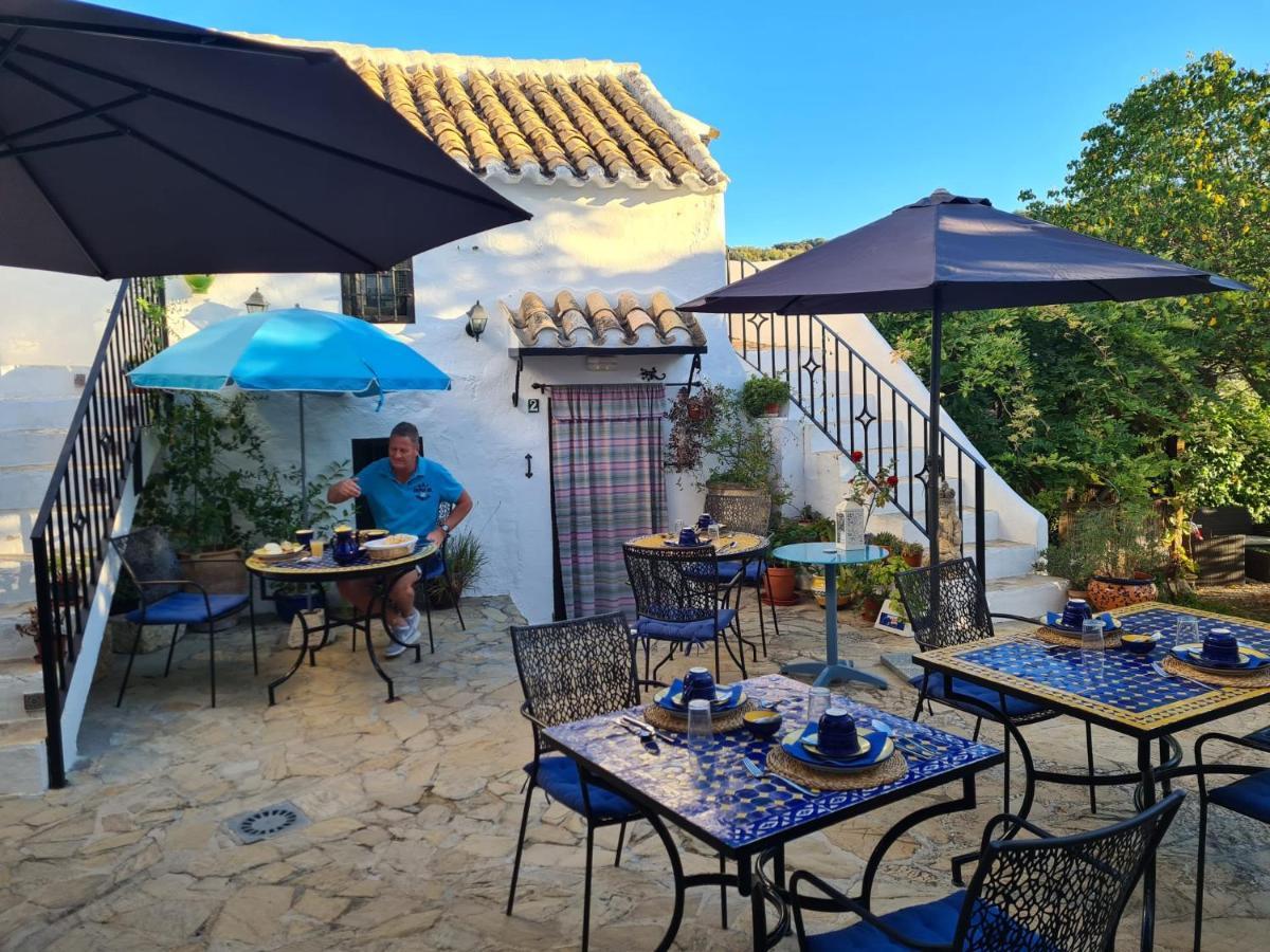 Cortijo La Haza Bed and Breakfast Iznájar Eksteriør billede