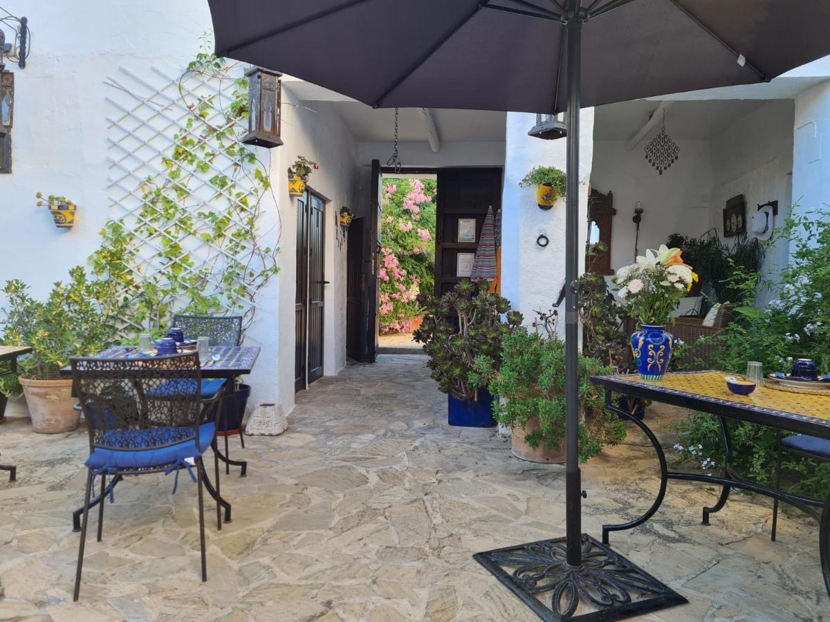 Cortijo La Haza Bed and Breakfast Iznájar Eksteriør billede