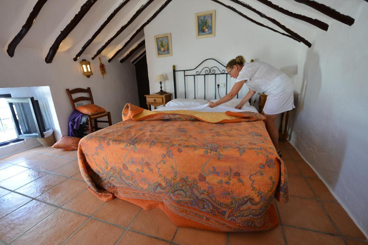 Cortijo La Haza Bed and Breakfast Iznájar Eksteriør billede