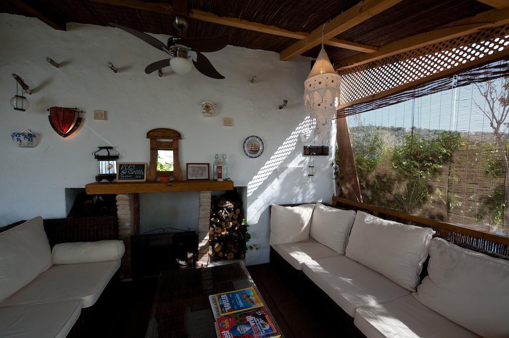 Cortijo La Haza Bed and Breakfast Iznájar Eksteriør billede