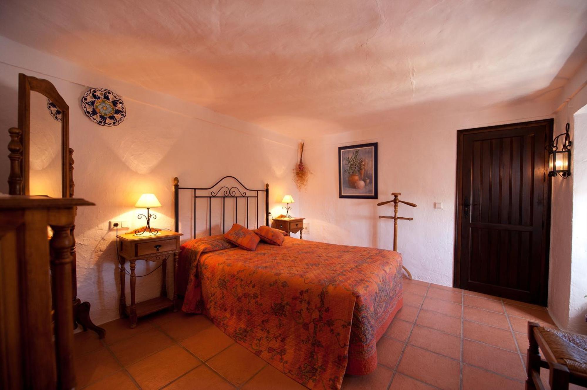 Cortijo La Haza Bed and Breakfast Iznájar Eksteriør billede