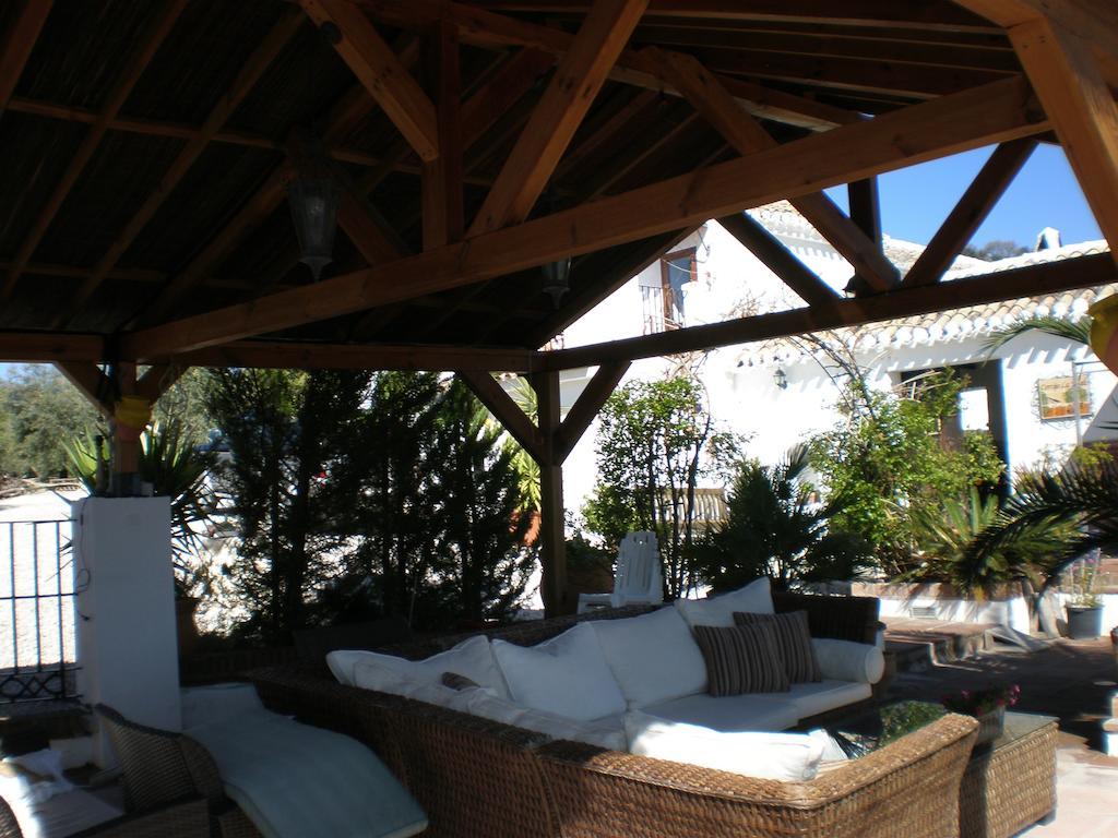 Cortijo La Haza Bed and Breakfast Iznájar Eksteriør billede