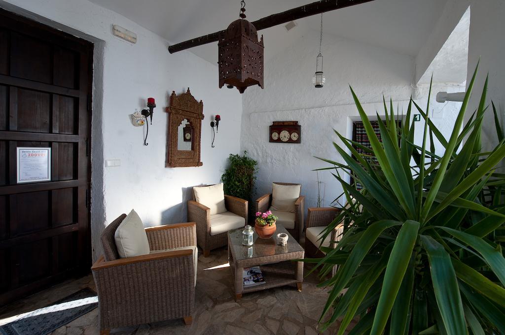 Cortijo La Haza Bed and Breakfast Iznájar Eksteriør billede