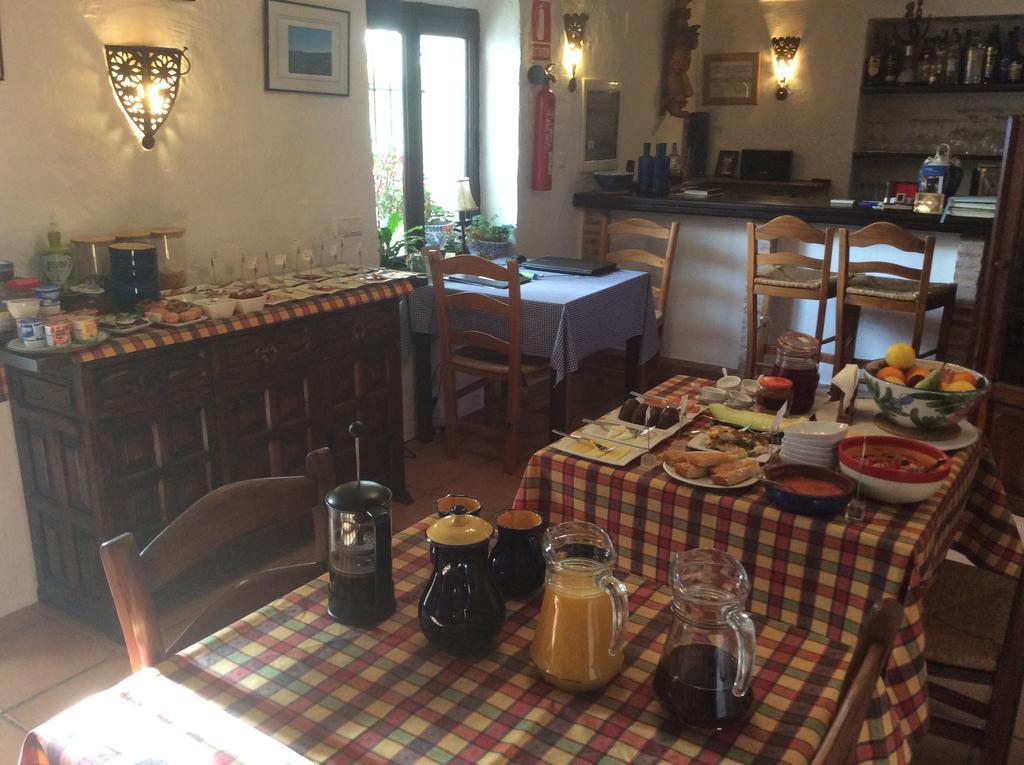 Cortijo La Haza Bed and Breakfast Iznájar Eksteriør billede