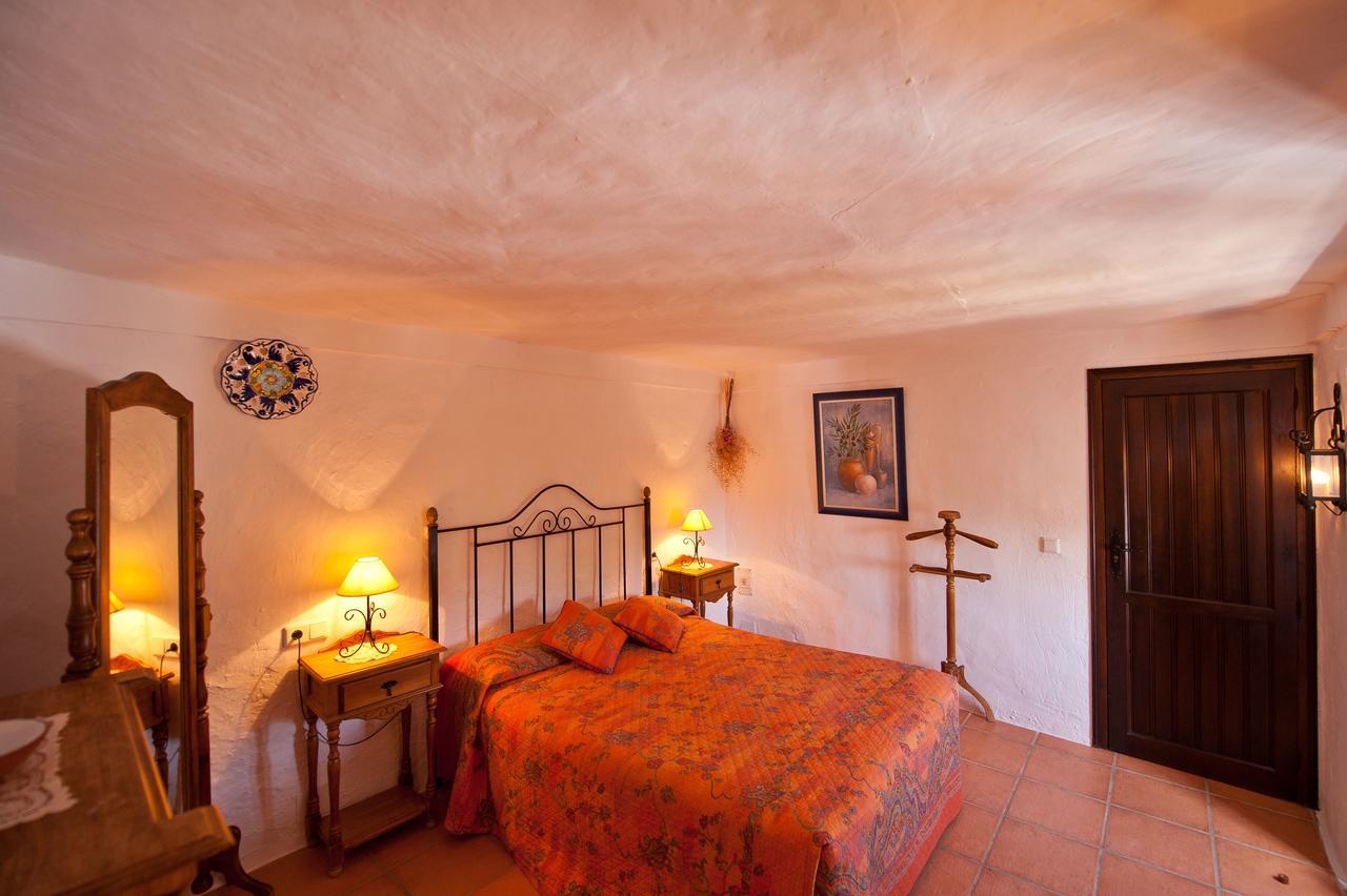 Cortijo La Haza Bed and Breakfast Iznájar Eksteriør billede